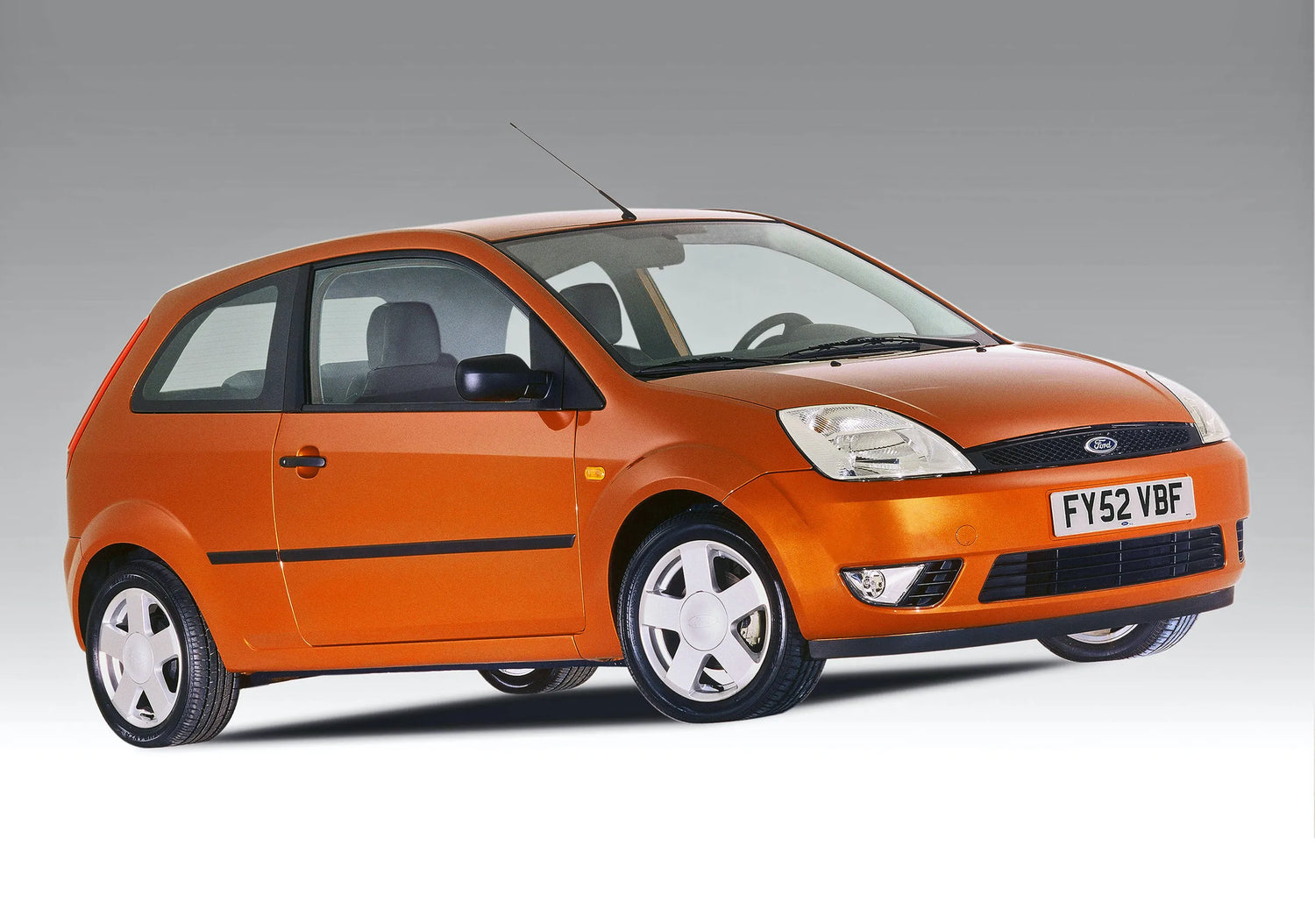 change headlight bulb fiesta