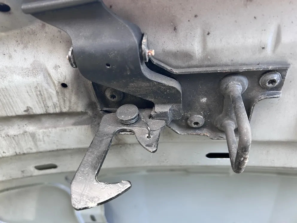 How to open a stuck bonnet