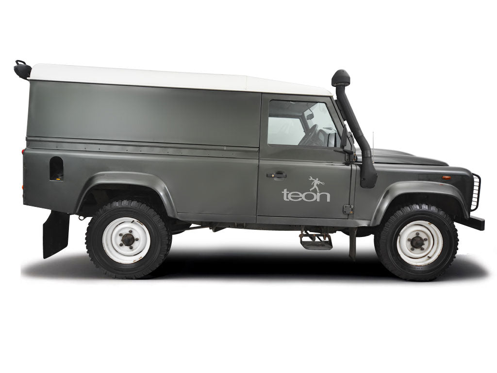 Opening the bonnet Land Rover Defender 2007 - 2011 | Haynes Manuals