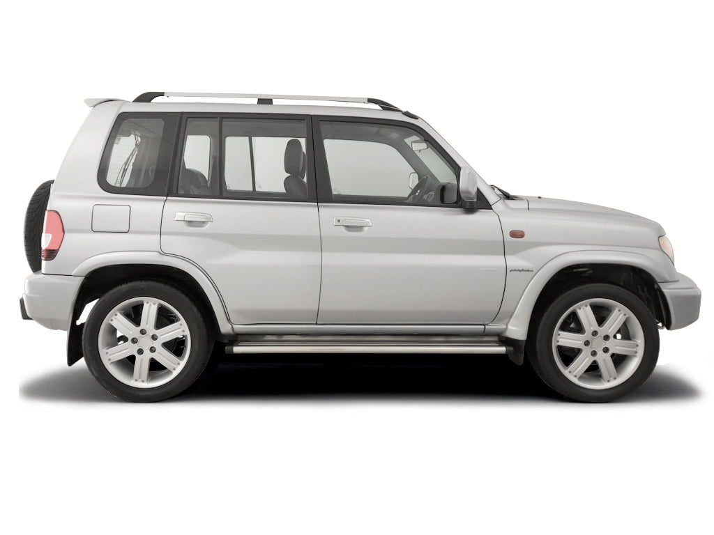 Checking clutch fluid Mitsubishi Shogun Pinin 2001 - 2006 | Haynes Manuals