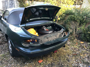 Mazda MX-5 Mk1 numberplate light repair